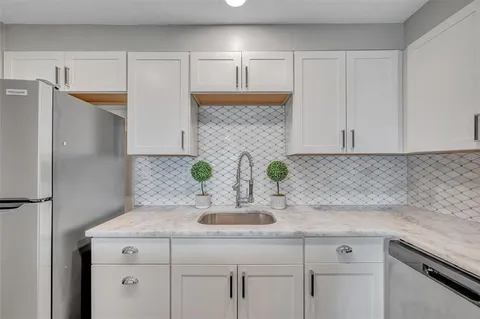 $385,000 | 400 64th Avenue, Unit 907 St, Pete Beach, FL 33706