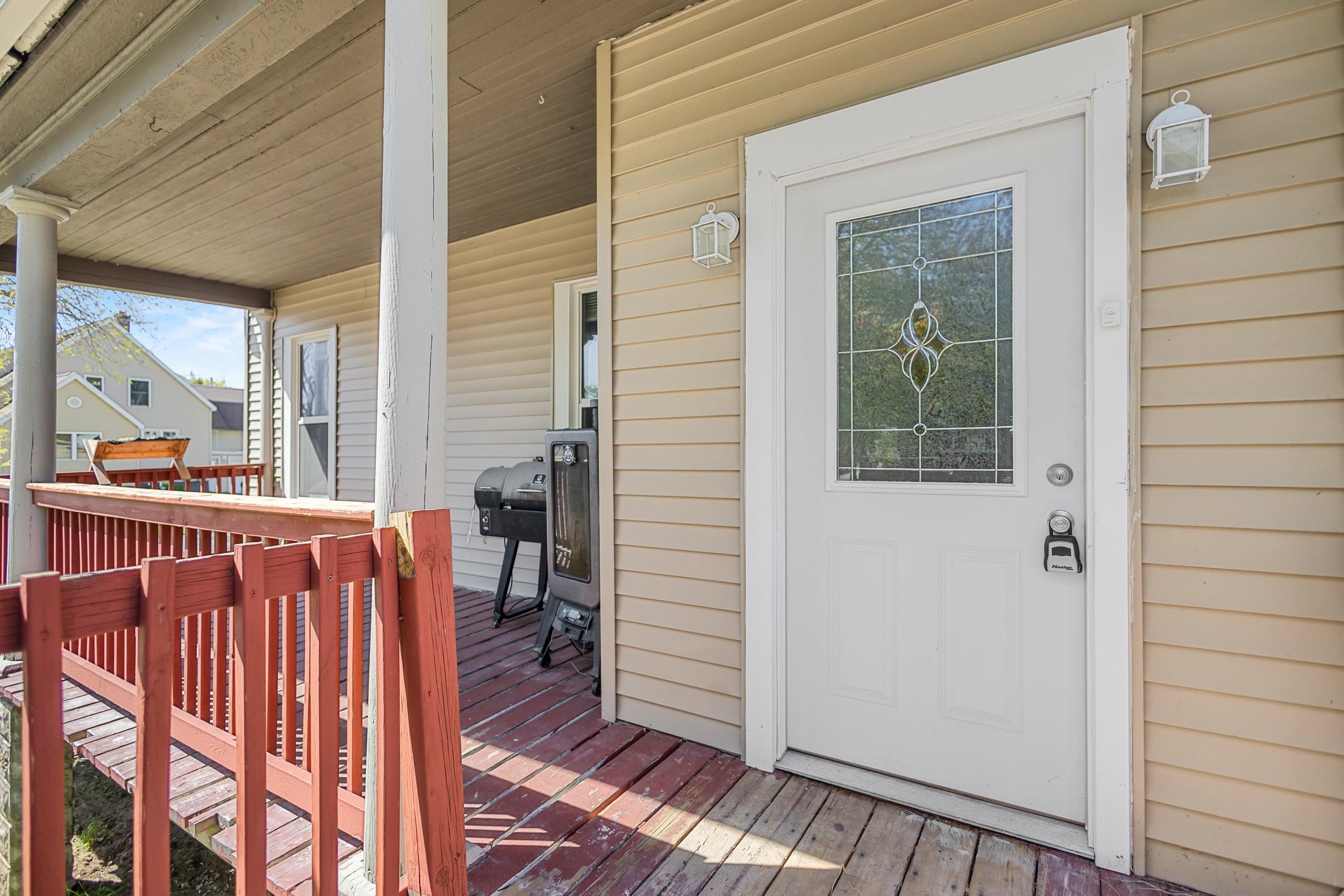 303 Congress Street Oconto, WI 54153 - Photo 2 of 46