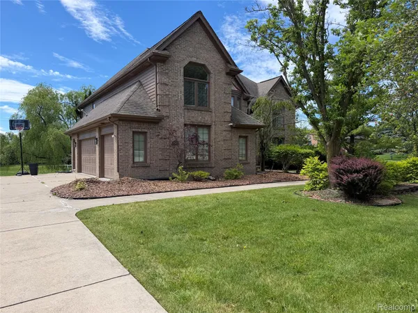 $4,425 | 50015 Cooke Avenue, Plymouth, MI 48170