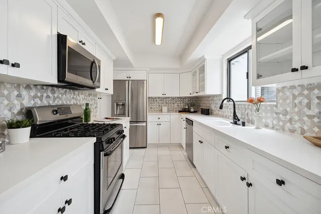 $619,998 | 6101 Fulton Avenue, Unit 8, Van Nuys, CA 91401