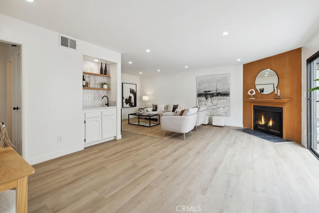 6101 Fulton Avenue, Unit 8 Van Nuys, CA 91401 - Photo 2 of 39