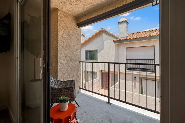 $619,998 | 6101 Fulton Avenue, Unit 8, Van Nuys, CA 91401