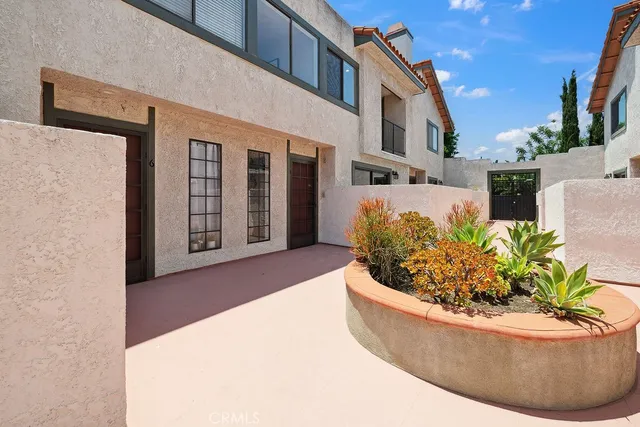 $619,998 | 6101 Fulton Avenue, Unit 8, Van Nuys, CA 91401