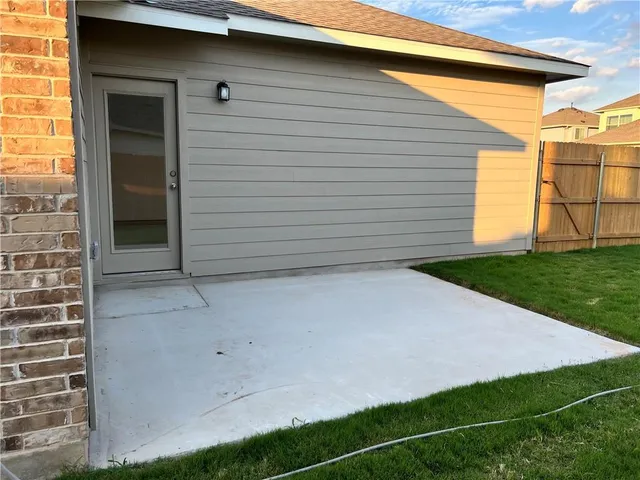 a view of outdoor space yard and balcony