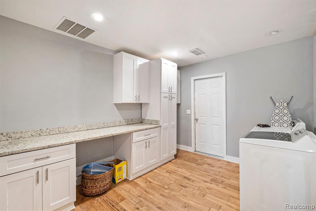 205 Perry Road Grand Blanc, MI 48439 - Photo 6 of 23 Gallery Image 6