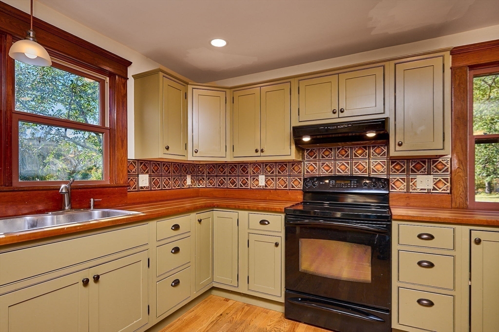 362 Kennedy Road Northampton, MA 01053 - Photo 16 of 42