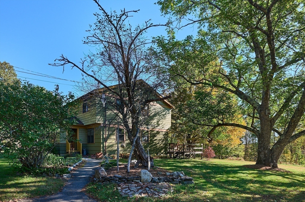 362 Kennedy Road Northampton, MA 01053 - Photo 4 of 42