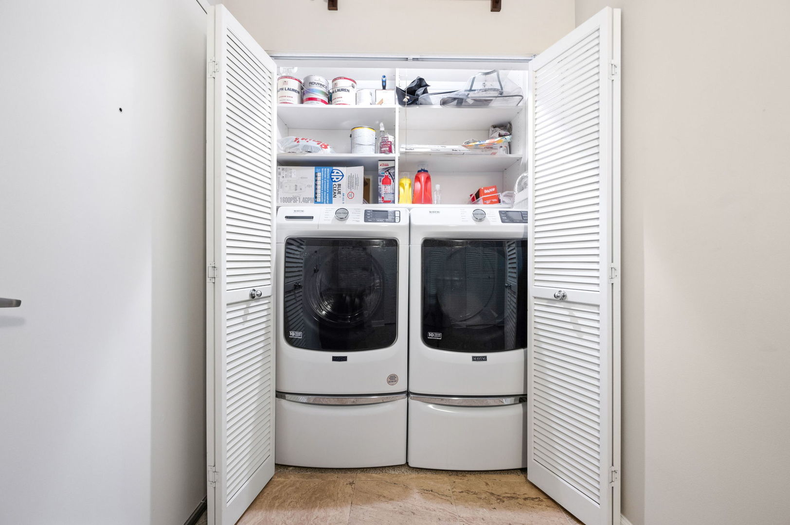 1301 West Madison Street, Unit 207 Chicago, IL 60607 - Photo 15 of 17 a utility room with dryer and washer