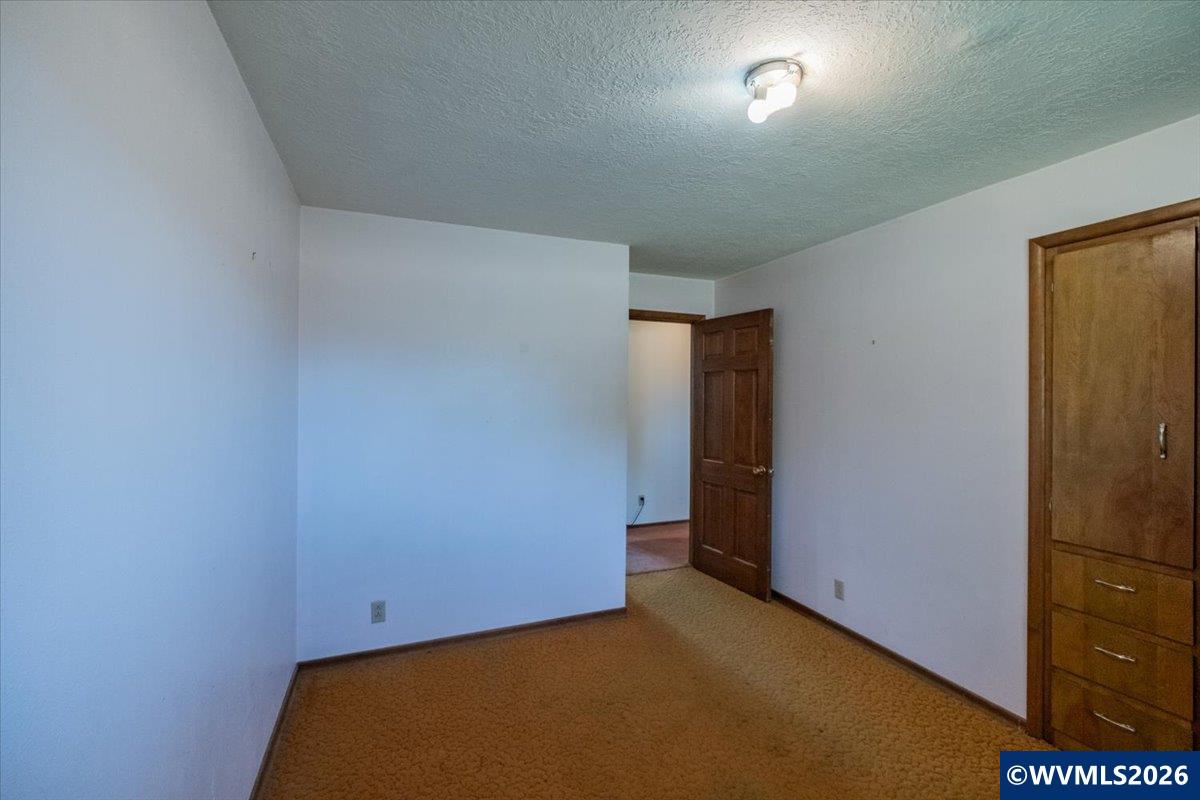 39179 Santiam Bluffs Road Northeast Albany, OR 97322 - Photo 26 of 43