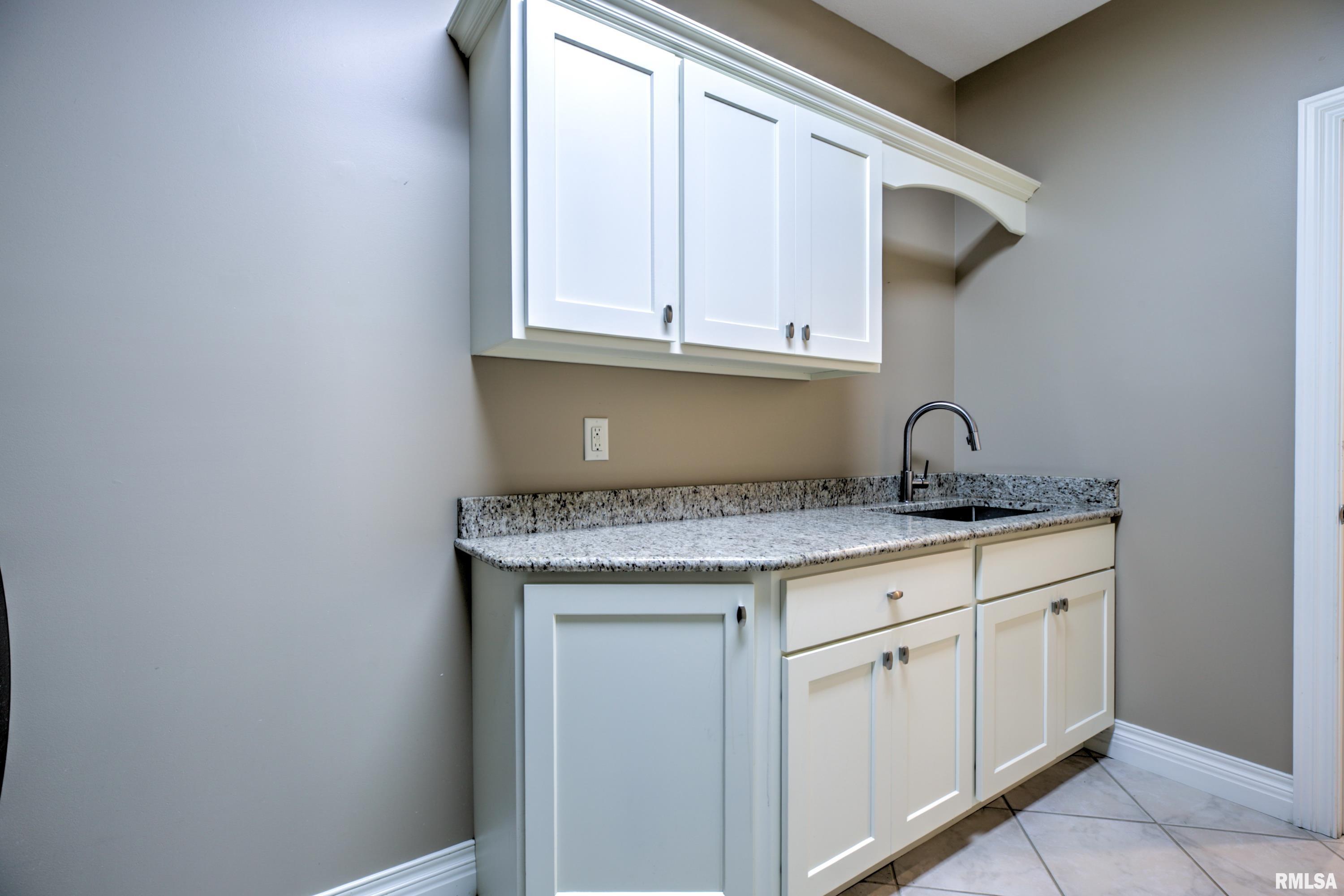 8215 West Robertson Road Edwards, IL 61528 - Photo 23 of 60 Gallery Image 23