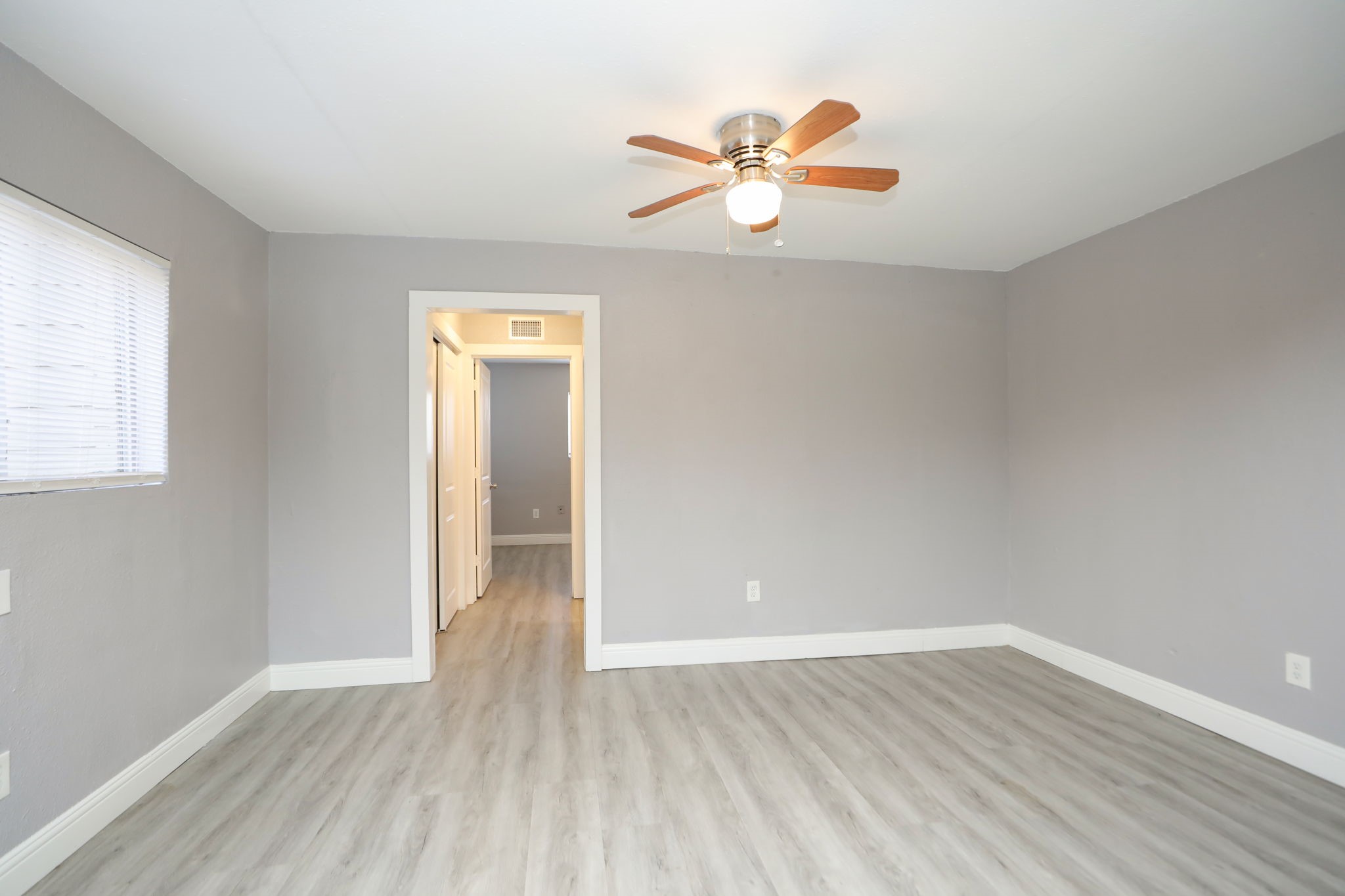 8127 Colonial Lane, Unit 2 Houston, TX 77051 - Photo 3 of 26