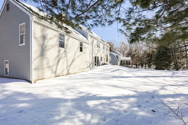 a view of back yard of the house