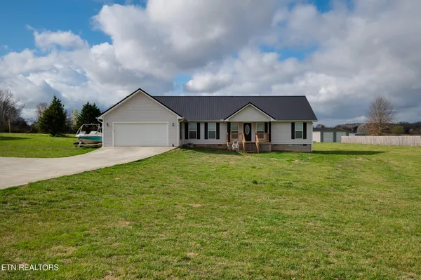 $400,000 | 935 Oakland Road, Sweetwater, TN 37874