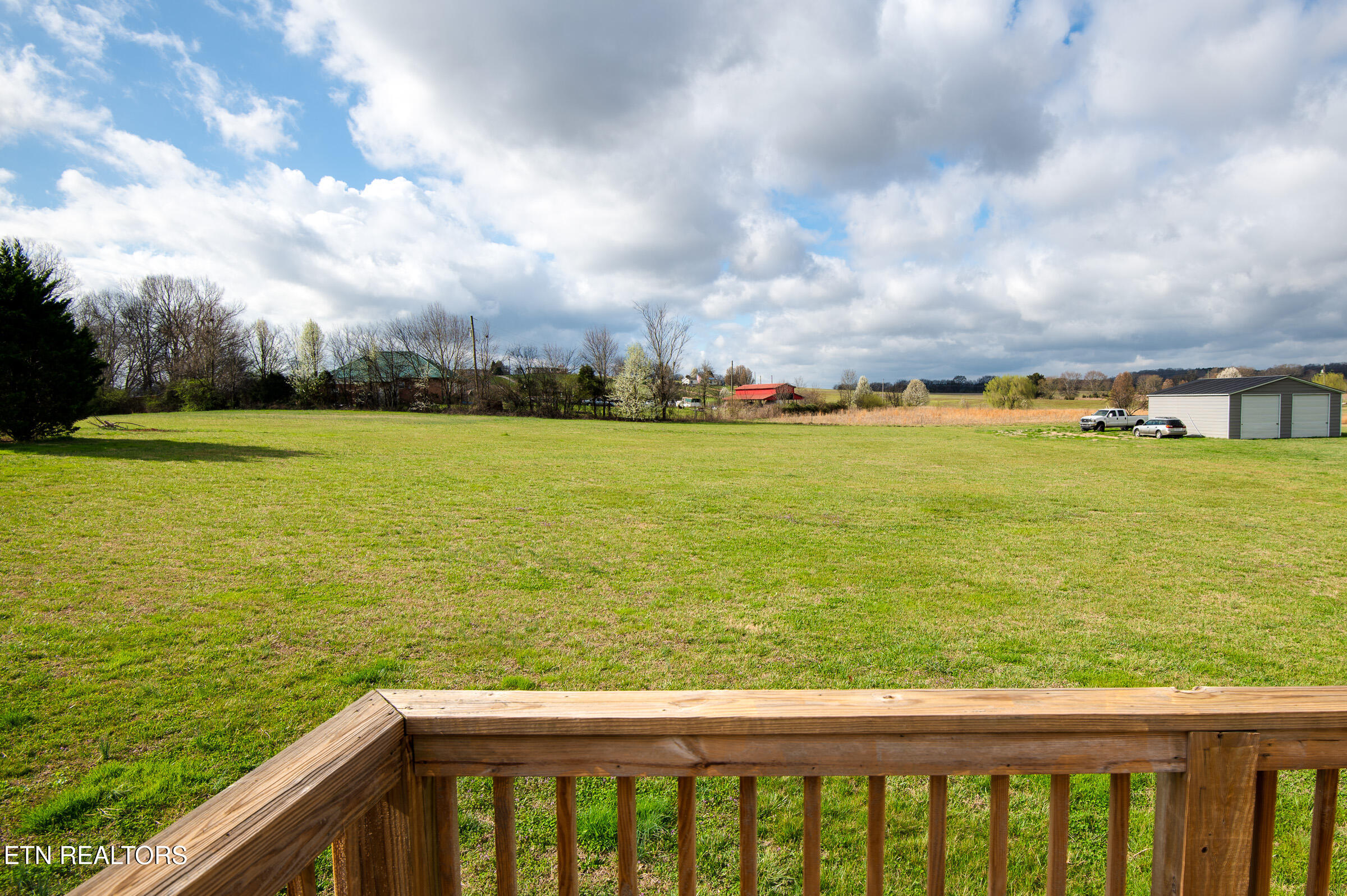 935 Oakland Road Sweetwater, TN 37874 - Photo 4 of 18 JBP_Oakland935_2400px-4