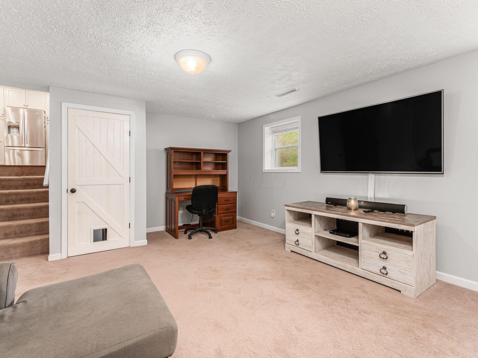 454 Ballman Road Etna, OH 43068 - Photo 16 of 28 Family Room E