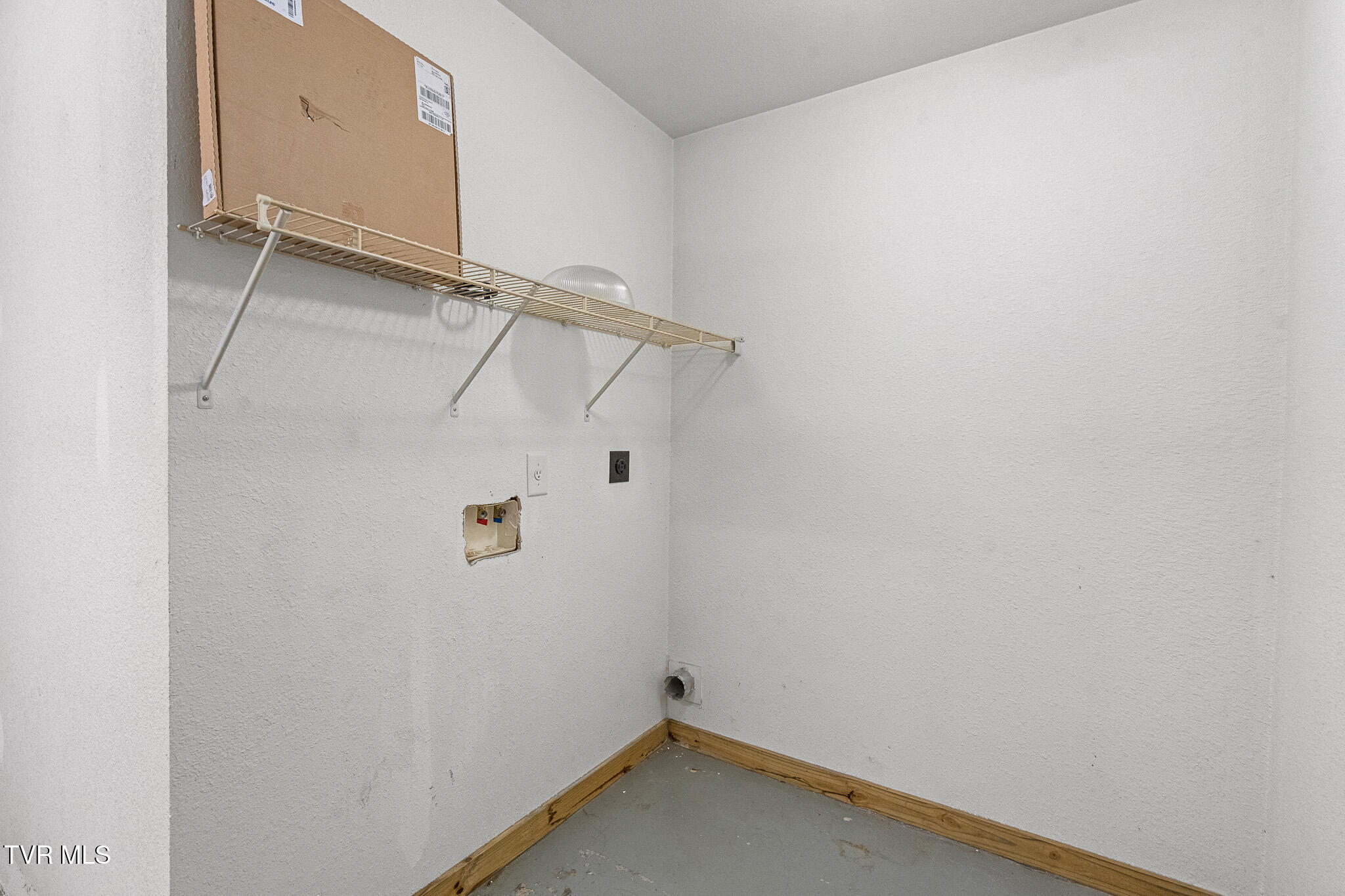 396 Jonesboro Road, Unit 1 Piney Flats, TN 37686 - Photo 10 of 22 Jonesboro Rd 9