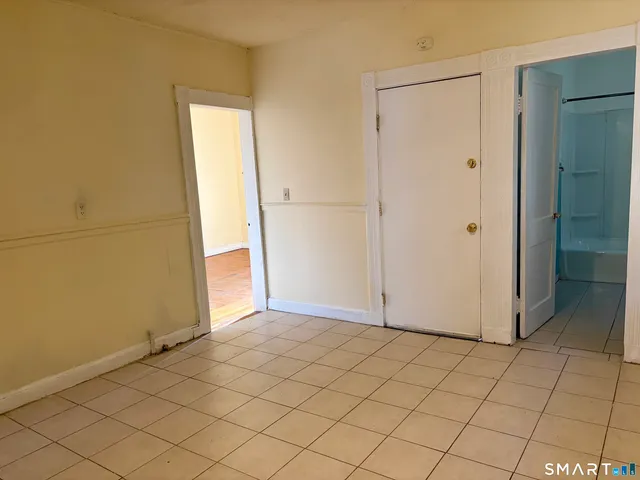 $1,760 | 162 Gilbert Avenue, New Haven, CT 06511