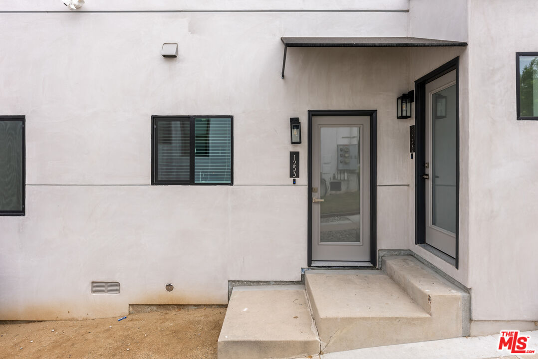 1253 South Rimpau Boulevard Los Angeles, CA 90019 - Photo 71 of 71