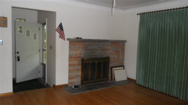36607 Utica Road Clinton Township, MI 48035 - Photo 5 of 6 31060254-4.JPG
