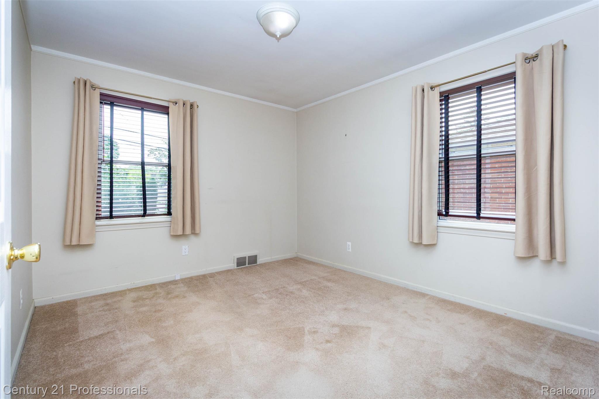 4133 Amherst Road Royal Oak, MI 48073 - Photo 18 of 33 interior (14).jpg