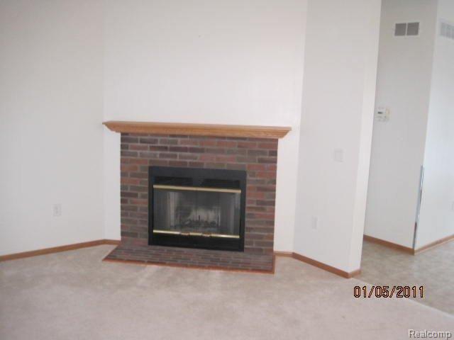 6498 Andersonville Road Clarkston, MI 48346 - Photo 3 of 12 Living