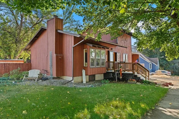 $330,000 | 102 South Lake Street, Tekoa, WA 99033