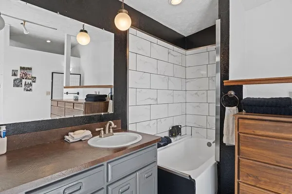 $330,000 | 102 South Lake Street, Tekoa, WA 99033