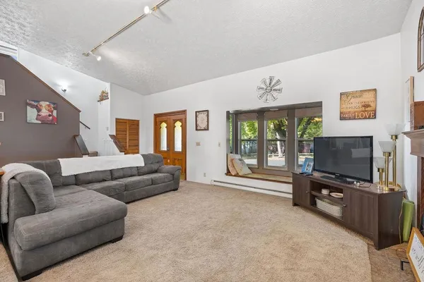 $330,000 | 102 South Lake Street, Tekoa, WA 99033