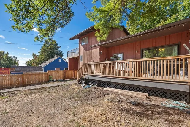 $340,000 | 102 South Lake Street, Tekoa, WA 99033