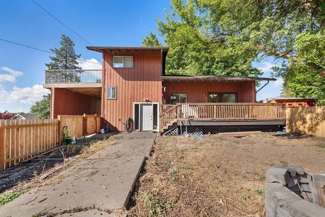 $340,000 | 102 South Lake Street, Tekoa, WA 99033