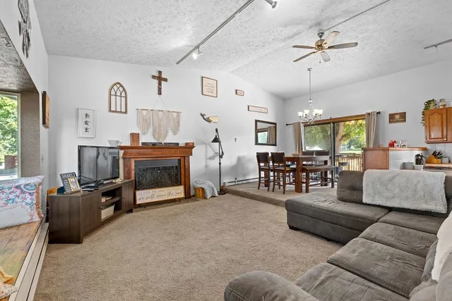 $340,000 | 102 South Lake Street, Tekoa, WA 99033