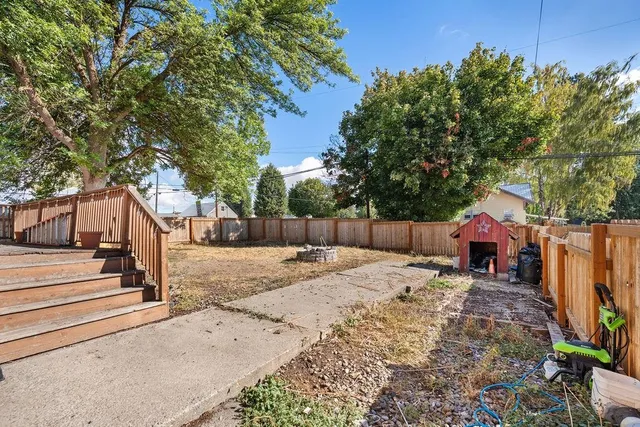 $340,000 | 102 South Lake Street, Tekoa, WA 99033