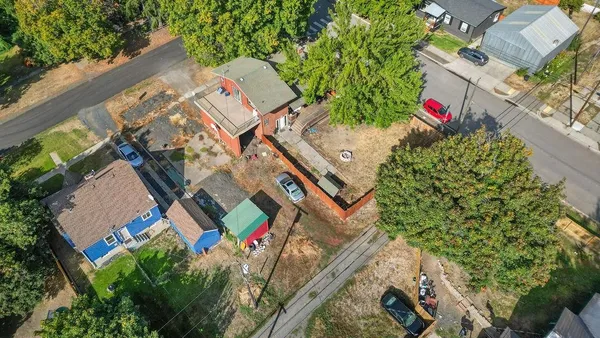 $330,000 | 102 South Lake Street, Tekoa, WA 99033