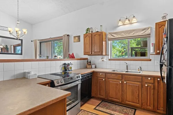 $330,000 | 102 South Lake Street, Tekoa, WA 99033