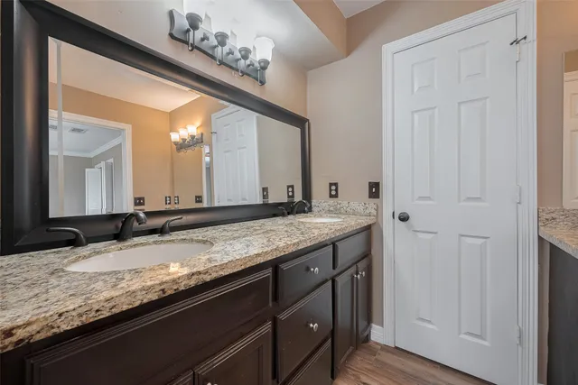 $405,000 | 15509 Lakeview Drive, Jersey Village, TX 77040