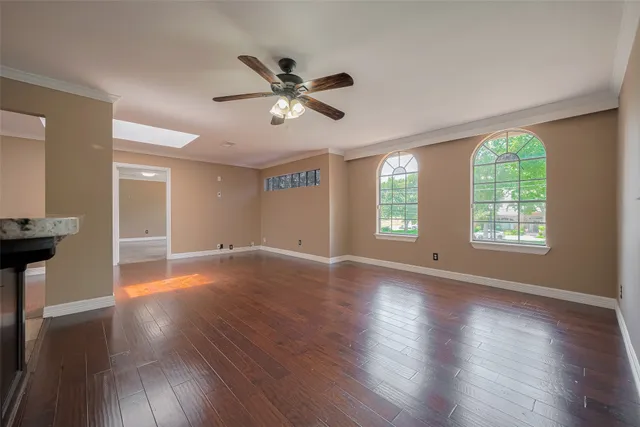 $405,000 | 15509 Lakeview Drive, Jersey Village, TX 77040