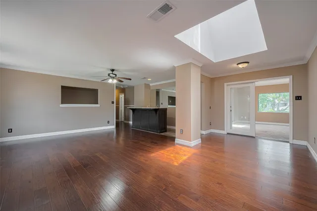 $405,000 | 15509 Lakeview Drive, Jersey Village, TX 77040