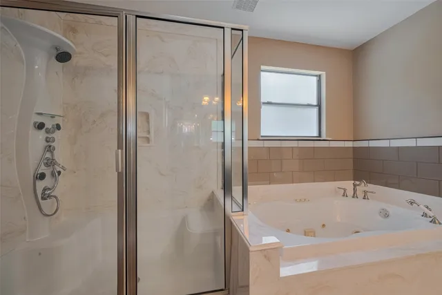 $405,000 | 15509 Lakeview Drive, Jersey Village, TX 77040