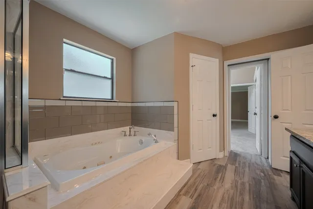 $405,000 | 15509 Lakeview Drive, Jersey Village, TX 77040