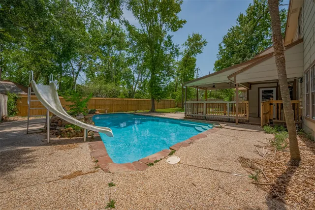 $405,000 | 15509 Lakeview Drive, Jersey Village, TX 77040