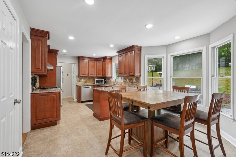 45 Fells Road Verona, NJ 07044 - Photo 12 of 43