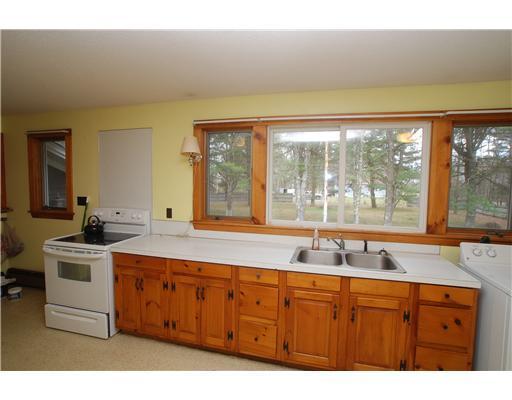 22 Simpson Road Buxton, ME 04093 - Photo 9 of 11 Kitchen.