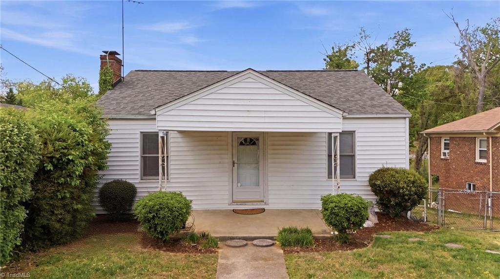 1112 Tipton Street High Point, NC 27262 - Photo 3 of 25