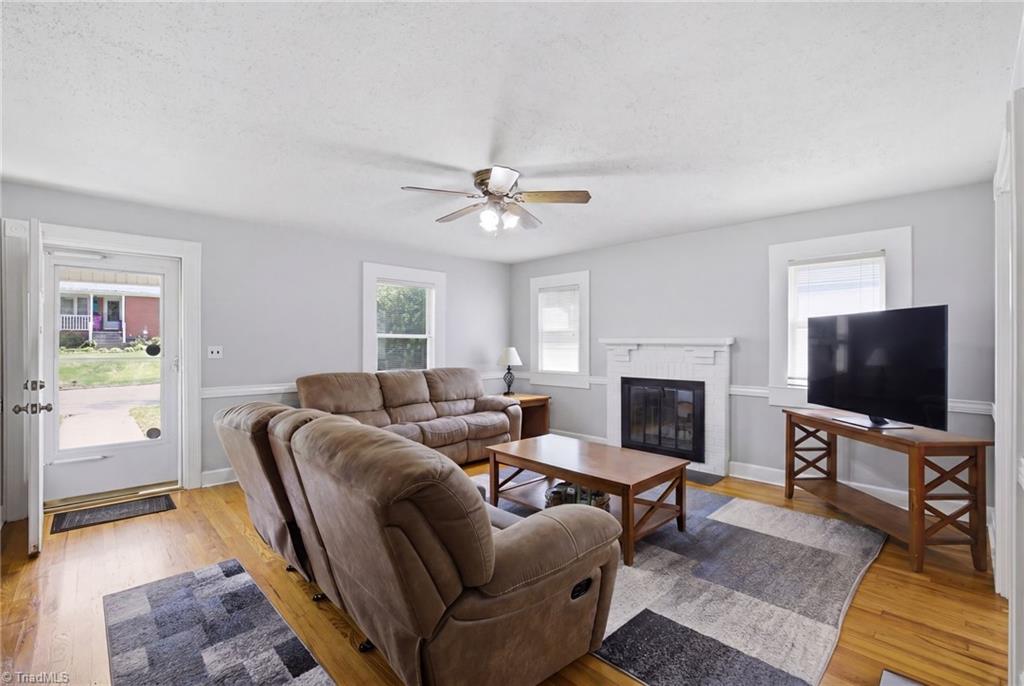 1112 Tipton Street High Point, NC 27262 - Photo 5 of 25