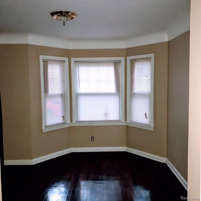 18903 Rolandale Street Grosse Pointe, MI 48236 - Photo 3 of 11
