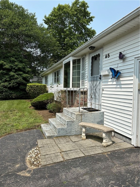 45 School Street Warwick, RI 02889 - Photo 2 of 15