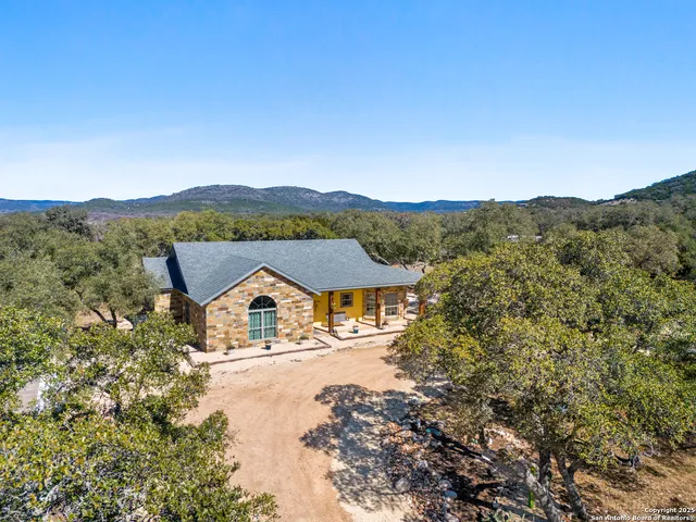 $659,000 | 381 Cam Primero, Leakey, TX 78873