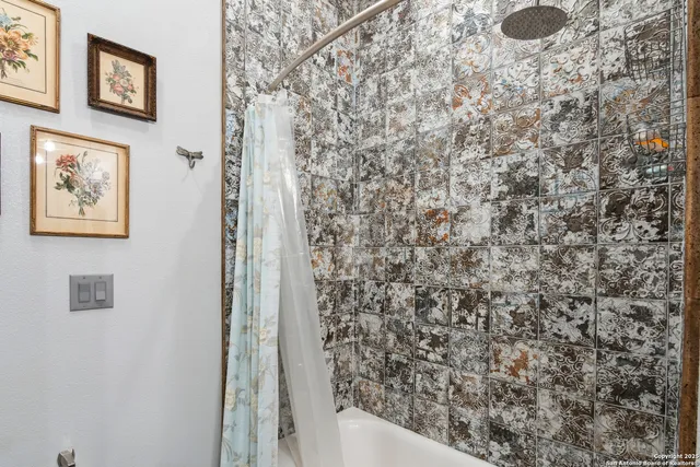 $659,000 | 381 Cam Primero, Leakey, TX 78873