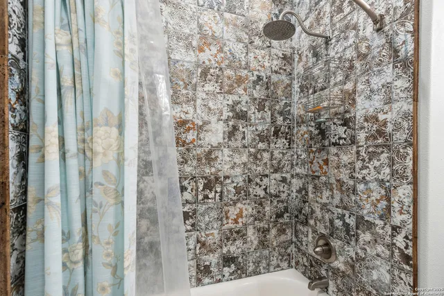 $659,000 | 381 Cam Primero, Leakey, TX 78873