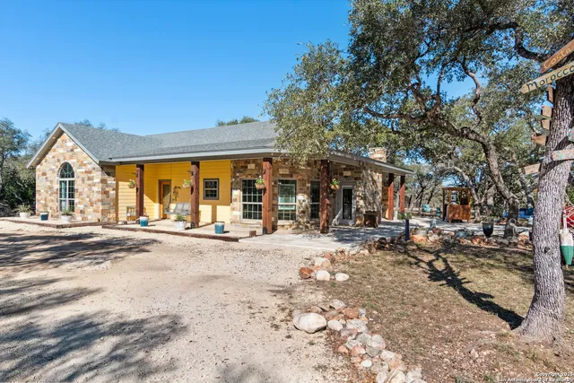 $659,000 | 381 Cam Primero, Leakey, TX 78873